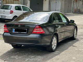 Mercedes C-Class foto 6