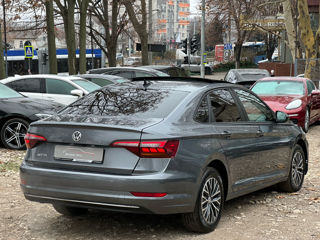 Volkswagen Jetta foto 4