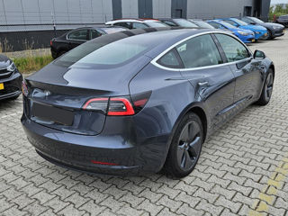 Tesla Model 3 foto 3