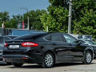 Ford Mondeo foto 2