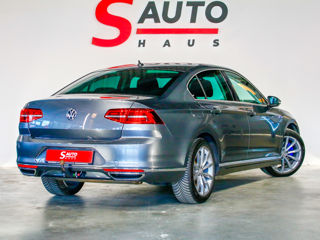 Volkswagen Passat foto 3