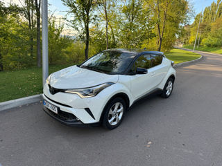 Toyota C-HR foto 2