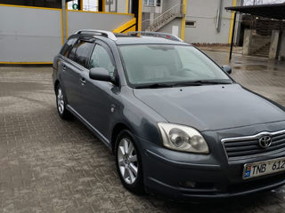 Toyota Avensis foto 5