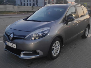 Renault Grand Scenic foto 2