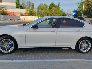 BMW 5 Series foto 4