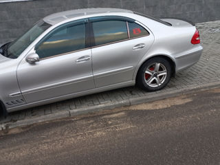 Mercedes E-Class foto 2