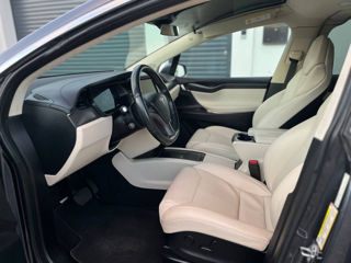 Tesla Model X foto 6