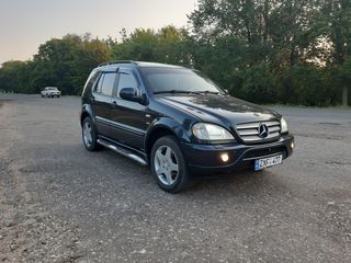 Mercedes ML Class foto 1