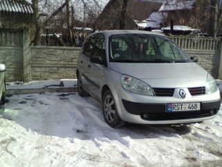 Renault Grand Scenic foto 2