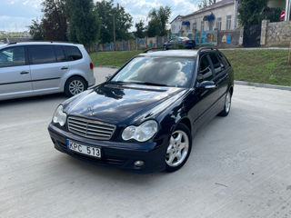 Mercedes E-Class foto 1