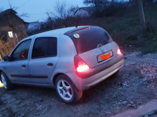 Renault Clio foto 2