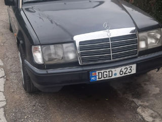 Mercedes Series (W124)