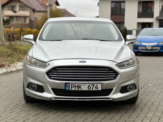 Ford Fusion foto 2