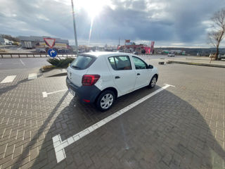 Dacia Sandero foto 2