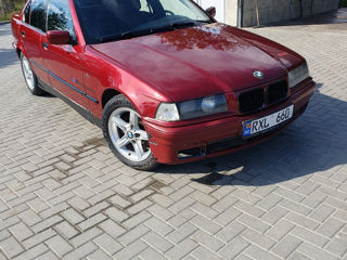 BMW 3 Series foto 4