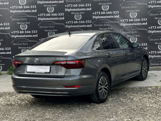 Volkswagen Jetta foto 8