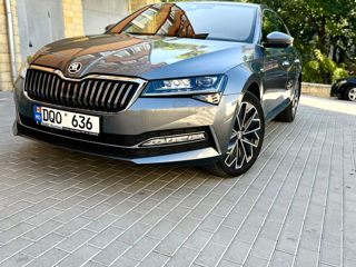 Skoda Superb foto 1