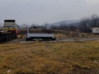 Teren pentru construcții 1,27 ha industrial, cu 2 depozite câte 500 M2 fiecare. foto 2