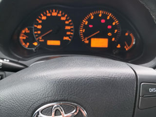 Toyota Avensis foto 6