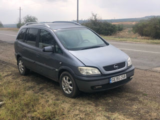 Opel Zafira foto 2