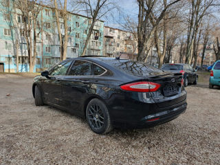 Ford Fusion foto 2