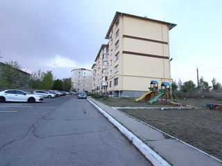 Vând apartament cu 3 camere, mobilat, locuri de parcare foto 10