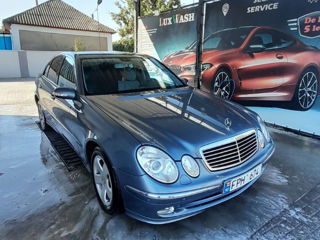 Mercedes E-Class foto 2