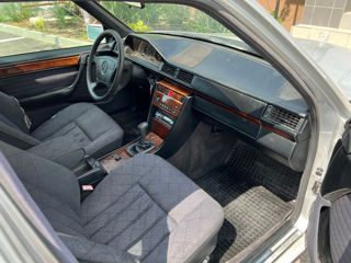 Mercedes Series (W124) foto 10