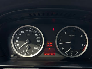 BMW 5 Series foto 8