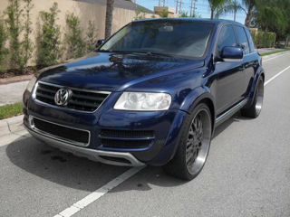 Volkswagen Touareg foto 1