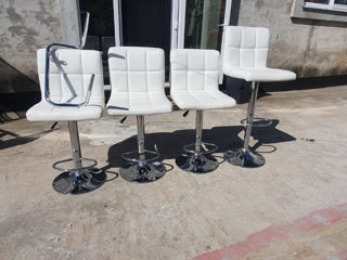 Vind 4 scaune de bar фото 1
