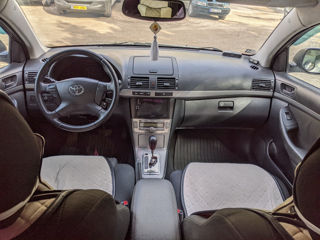 Toyota Avensis foto 6