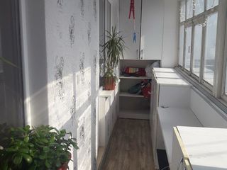 Apartamet 4 odai +subsol+lot de pamint in curte foto 8