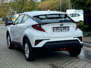 Toyota C-HR foto 4