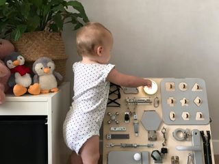 Развивающая доска Busy board, Доска Монтессори, Бизиборд, Tabla activitati dezvoltare motorica foto 4