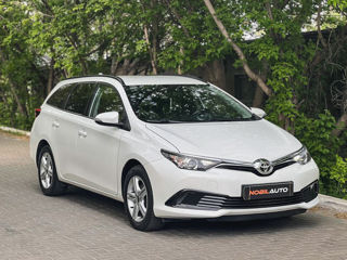 Toyota Auris foto 2