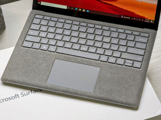Microsoft Surface Laptop (Core i5 7200u/8Gb Ram/256Gb SSD/13.5" 2K PixelSense Touch) foto 5