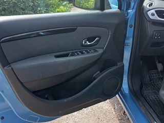 Renault Grand Scenic foto 2