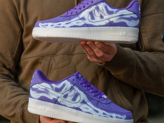 Nike Air Force 1 Low 07 QS Purple Skeleton Halloween foto 3