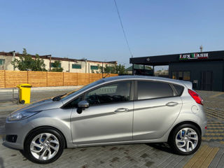 Ford Fiesta foto 3