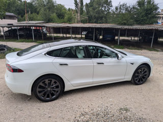 Tesla Model S foto 4