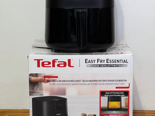 Vând Airfryer Tefal EY130815 practic nou la preț redus