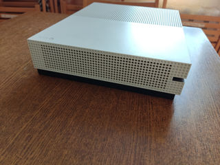 Xbox One S 1Tb +disk drive foto 4