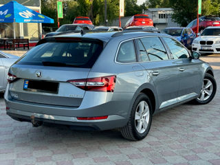 Skoda Superb foto 4