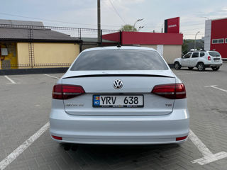 Volkswagen Jetta foto 5