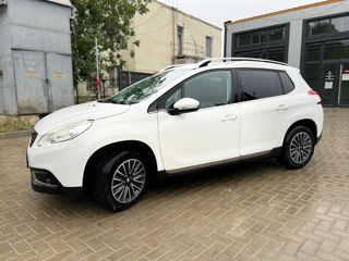 Peugeot 2008 foto 4