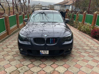 BMW 5 Series foto 2