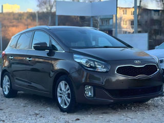 KIA Carens foto 2