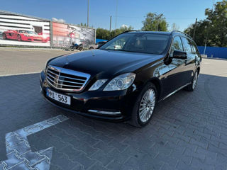 Mercedes E-Class foto 1