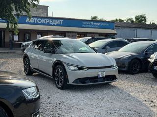 KIA EV6 фото 0